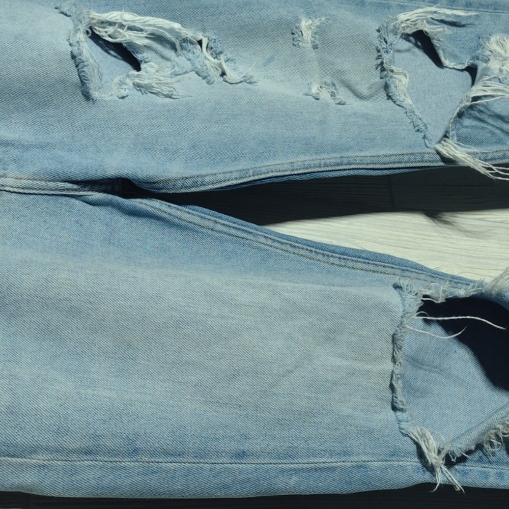 Destroyed High Rise Cropped Jeans - Picture 3 of 16